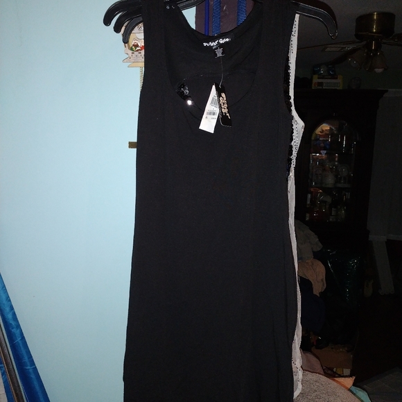 Dress - Picture 2 of 5